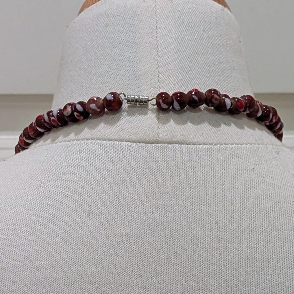 NWOT Beckwoman 18" Medium Hand Blown Brown Glass Beads with Red Dots - Picture 5 of 7